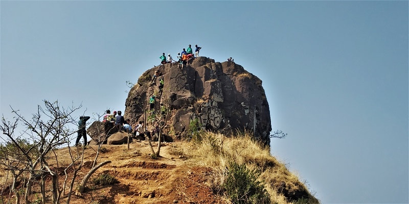 The last rocky patch to reach Kalavantin Durg top